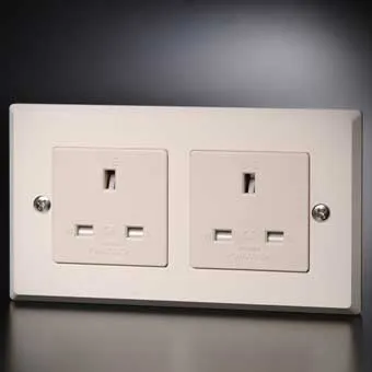 furutech-fp-1363-d-g-uk-wandsteckdose-doppel-vergoldete-netzsteckdose image 1