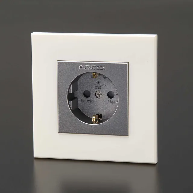 furutech-fp-sws-g-schuko-wandsteckdose-gold image 1