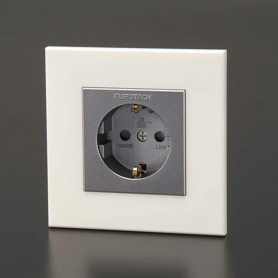 furutech-fp-sws-g-schuko-wandsteckdose-gold image 1